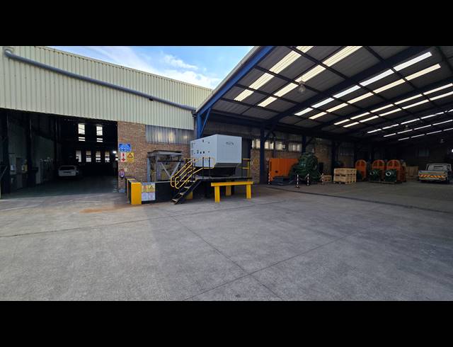 1,678M² WAREHOUSE TO LET IN SPARTAN